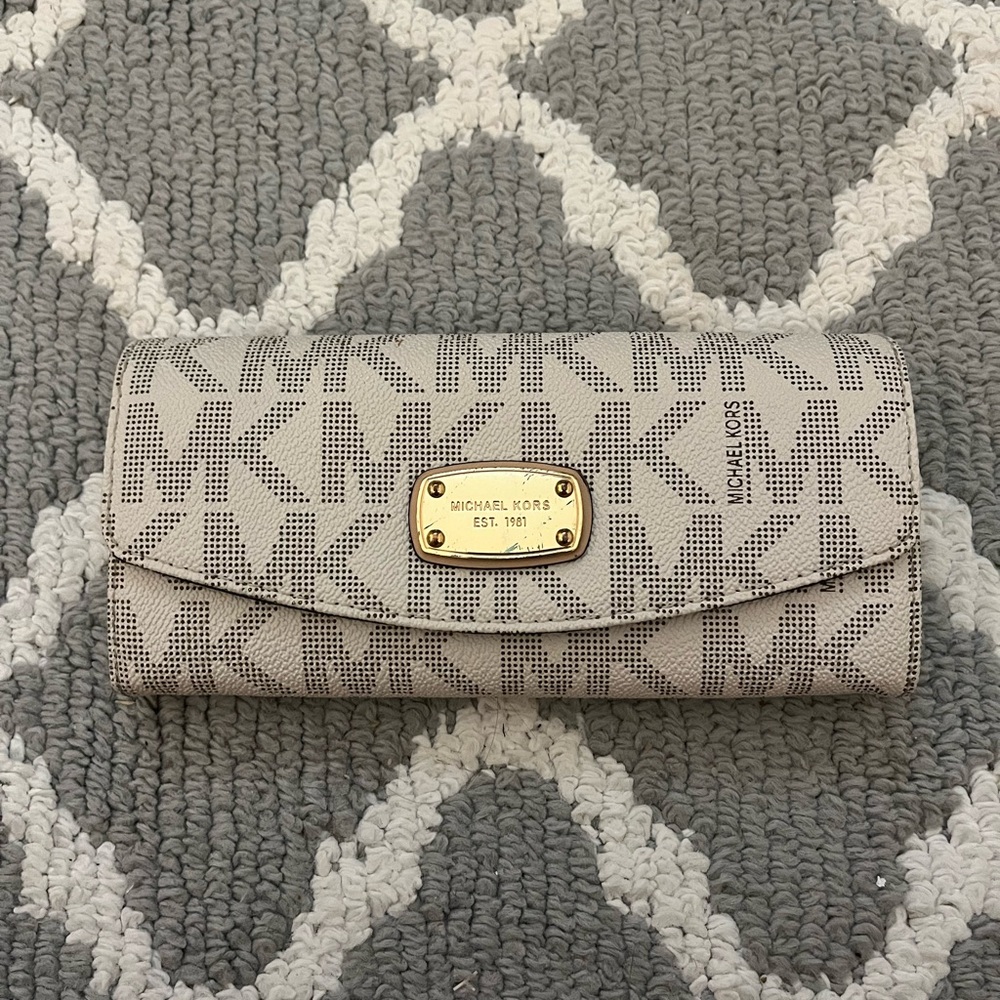 Michael kors wallet
